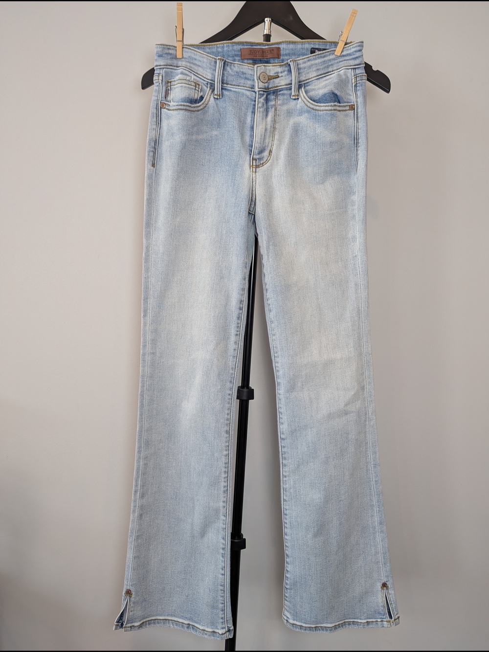 Judy Blue Women's Size 3/26 Mid Rise Side Slit Hem Bootcut Jeans in Light Wash